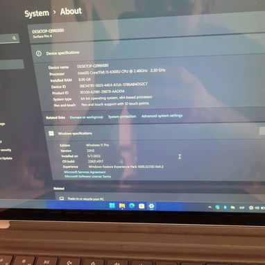 Tablet marca Surface,  funciona como mini Laptop  _ i5 de 6 generación - 4/4