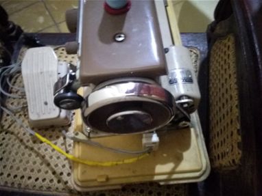 Venta de máquina de cocer electrica usada - Img 67713445
