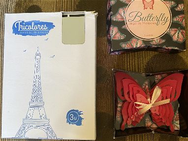 Se vende cuadro de 3 piezas de Paris y mariposas de colores para decorar tu cuarto - Img main-image