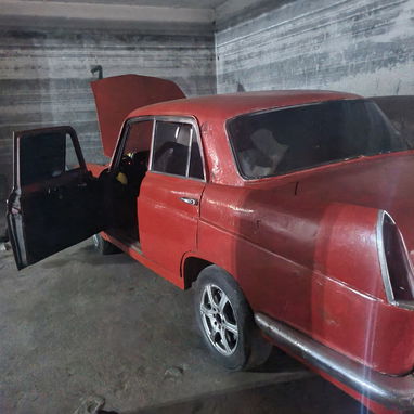 se. vende mg inglés del 59 con lada - Img 123178861