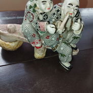 Vendo pareja de chinos en 20 usd. Son adornos de los años 60, no tienen firmas ni cuño po - Img 56990985