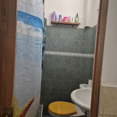 Venta de casa biplanta en Santo Suarez cerca de Santa Catalina. - 2/10