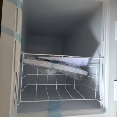 Nevera 3.5 pies Royal color Blanca, cerradura y luz en la tapa precio $265 USD Transporte incluido Factura y garantía - Img 125824650