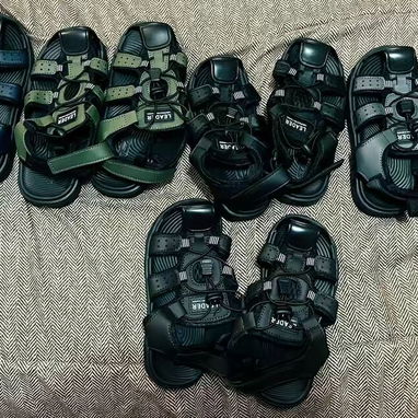 Sandalias de niño números disponibles 30 al 32 - Img 123335586