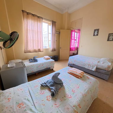 COD.Z 🛌 Renta por noche en Habana Vieja cerca de la Embajada de España - Img 118404554