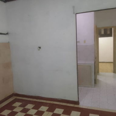 Ref # 77. En venta y con precio negociable apto en bajos de un cuarto en Playa!!! - 8/9