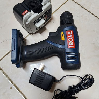Taladro RYOBI, casi nuevo,  no tiene percusión - 2/2