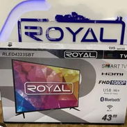 TV ROYAL de 43" con protector de voltaje no trae cajita interna ni soporte para la pared - Img 55823285