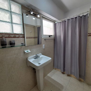 🪶 Apartamento en Planta Baja – Vedado - Img 118869668