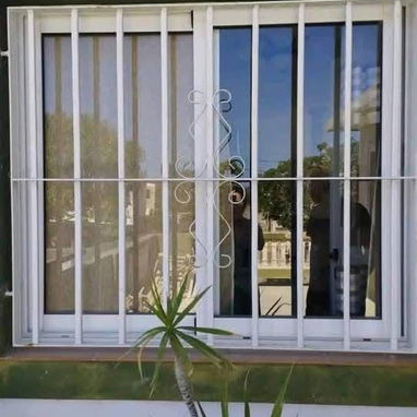 Se hacen trabajos de rejas 💯% de calidad y estética.. le garantizamos la mejor calidad , eficacia, rapidez de trabajo y - 6/10