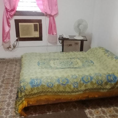 Renta para cubanos x tiempo indefinido en zona céntrica de Marianao, cerca de terminal de Lido en Marianao, pta de calle - 2/4