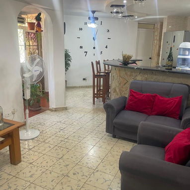 Vendo apto Pastorita primer piso en el reparto Camilo Cienfuegos Habana del este de 3h - Img 119585990