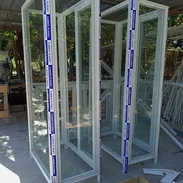 Tenemos en venta Exhibidores de aluminio con cristales, excelente calidad y garantía para cualquier negocio - Img 54486262