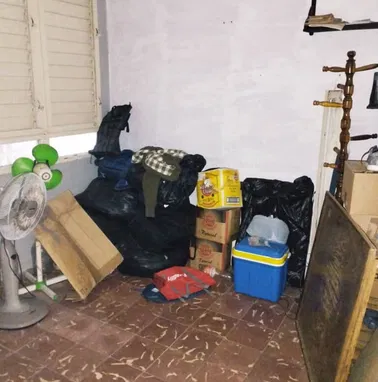 Apartamento en 3er piso, 3 habitaciones, teléfono fijo y gas d la calle - Img 97736992