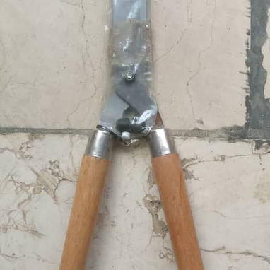 TIJERAS PARA JARDINERÍA Y CORTE DE METAL DISPONIBLES EN BAYAMO GRANMA 🇨🇺 - 2/3