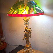 Bellísima y vistosa lámpara de mesa - Img 45342449