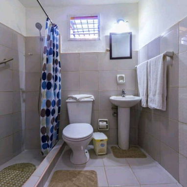 SE VENDE CASA AL ESTILO COLONIAL EN EL MISMO CENTRO DE TRINIDAD.UBICACION PRIVILEGIADA - 10/10