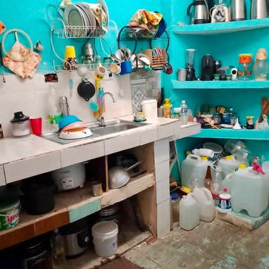 CASA INDEPENDIENTE EN ESQUINA EN LAWTON POR 12000 (3 CUARTOS, PLACA LIBRE, TOTALMENTE AMUEBLADA Y EQUIPADA !!! - 5/6