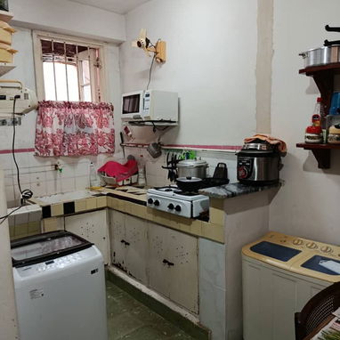 🏠 Se vende apartamento en el Vedado, Zona de Letras. 📍 Ubicación: 21 e/ D y E. - Img 125973019