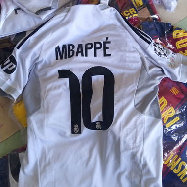 Camisetas Barcelona y Real Madrid - Img 114676703