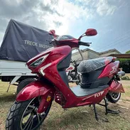 MOTO ELÉCTRICA FLY SPORT con accesorios de regalo - Img 56131248