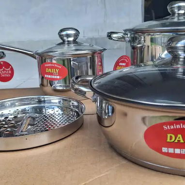 JUEGO DE OLLAS DAILY AMERICANAS  / ORIGINALES  / NUEVAS / ACERO INOXIDABLE / PARA TODO TIPO DE COCINAS / - Img 112526433