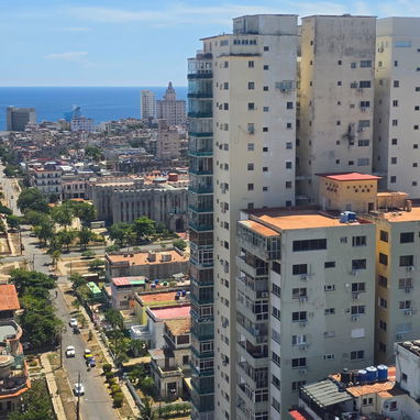 Directamente con Alex y leslie wattssap 55432935🏡 Precio 275 k Apto propiedad horizontal en pleno Vedado, zona de let - Img 125849421