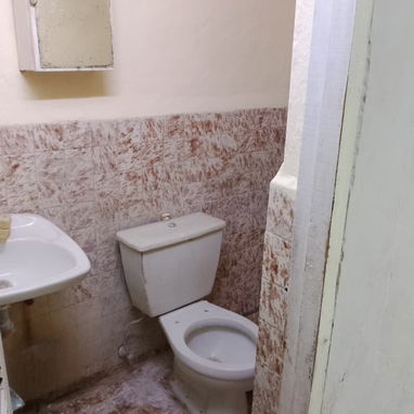 Casa independiente en el café colón $4000 llamar al +53 5 9215384 - 2/6