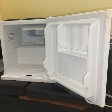 Minibar CHiQ casi nuevo - 2/4