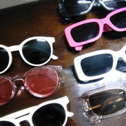 GAFAS CON BUEN ESTILO /CIRCULARES Y RECTANGULARES / VARIOS COLORES DISPONIBLES / BUENA CALIDAD / LENTES  DE SOL / - Img 50145322