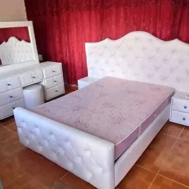 Camas capitoneadas, variedad de modelos y estilos ,no dude en darle un toque especial a su dormitorio - Img 122203324