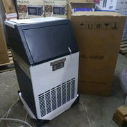 Maquina de hielo de 110 libras de hielo diarias 💰1100 usd - Img 57377412