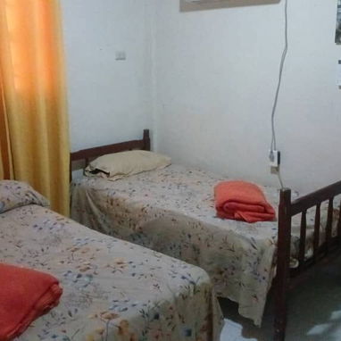 Renta de casa en la playa con piscina en Guanabo. Alquiler de casa con piscina en la playa Guanabo a 4 cuadras de la pla - Img 125458875