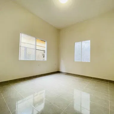 Renta lineal apartamento capitalista 2 cuartos, primer piso, en el vedado. A media cuadra de 23 cerca de 12 y 23. - 3/8