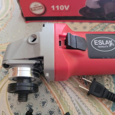 Pulidora. ✅ Potencia de 750 W ✅ Alimentación de 110 V ✅ 5 Discos corte de 115 mm ✅ Velocidad regulable de 3000 a 11 000 - 3/6