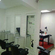 Espejos  sillón de peluquería, lavacabezas, carritos auxiliares, camillas secador de cabellos de pie - Img 45583252