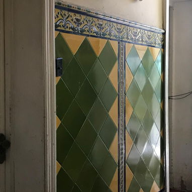Espectacular mansión en el Vedado próxima al Hotel Cohíba con 9 cuartos,ideal para hostal . Precio negociable!!! - Img 92725296