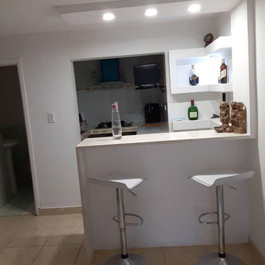 Vendo casa 🏠 puerta calle en Santo Suárez de 3 planta consta de 3cuarto,3baño,sala, cocina,comedor y área de lavado en - Img 119692588