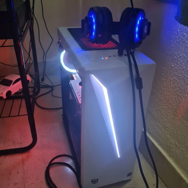 Torre AMD Ryzen 5 1600 board MSI b450m 16gb de ram SSD de sistema y otro WD de 2t Zotac GTX 980 amp omega - Img 95903868