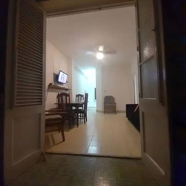 🎯 Apartamento en el Vedado, luz permanente. - Img 121921899
