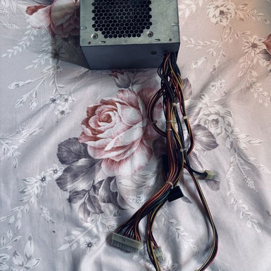 Fuente Huntkey 460watts/42amperes, la foto solo es referencial, doy garantía de 72h y tengo mensajería por costo adici… - 2/3