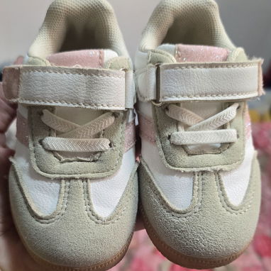 Zapatos para niña. Son el #5 - 3/3