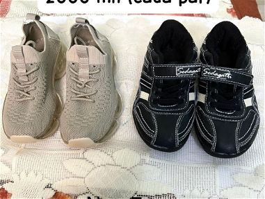 Ropa y zapatos nuevos y de uso para niños pequeños// - Img 69629074