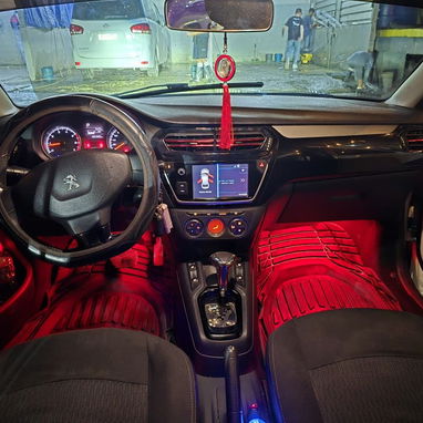 Peugeot 301 año 2017 tiene alarma gps en luces tiene 500 usd gomas nueva en musica tiene 2000 usd y todo funciona al 1 - Img 124290415