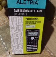 Vendo calculadoras científicas las mejores para estudiantes universitarios,con 56 y 247 funciones ,nuevas en su caja. - Img 45790968
