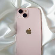 iphone 13 -128gb-78%bat x r sim(✨sin detalles✨)(forro-mica y cargador)-Rosa🩷 - Img 57486539
