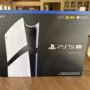 PlayStation 5 Pro totalmente nueva. Incluye 2 controles DualSense, base de carga y auriculares inalámbricos.1 mes de gar - Img 56692196