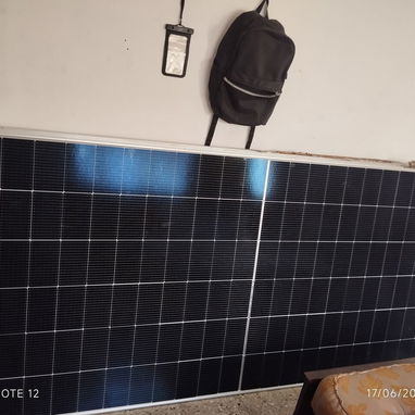 Kit completo de 9 paneles solares, convertidor y batería de iones de litio listo para montar. - Img 124896399