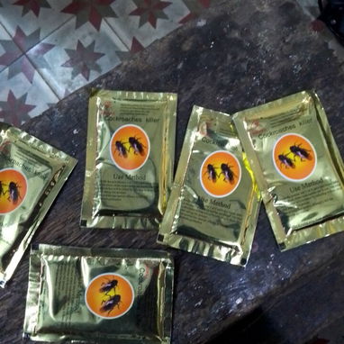 Pegatinas-Venenos de veneno de ratas,guayavitos y cucarachas - Img 122885024