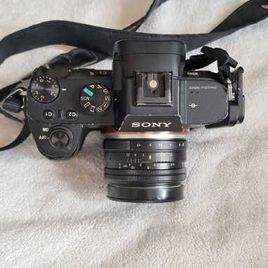 Sony a7II En perfecto estado tecnico Menos de 40mil disparos Baterias - 5 SD - Varias 2 cargadores Lente -35mm - 4/4
